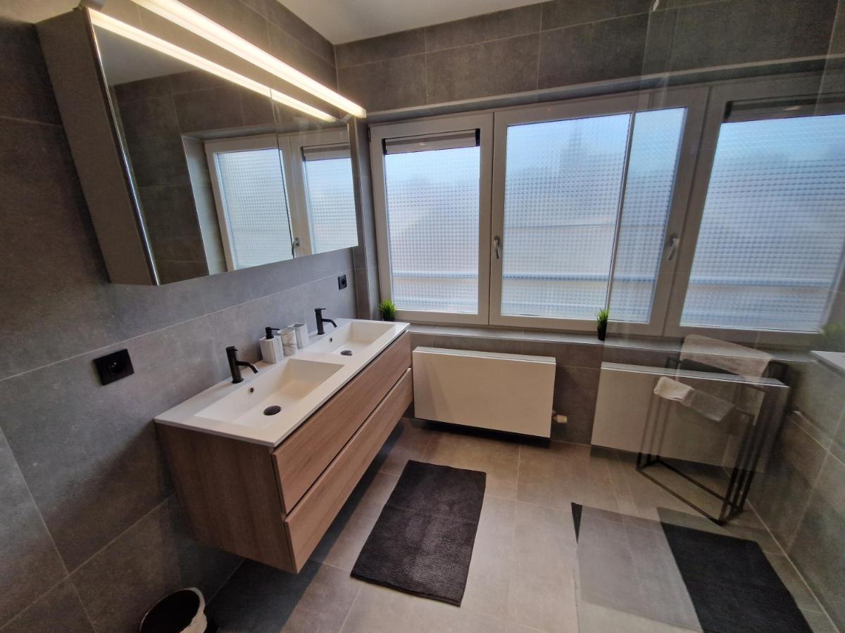 Luxueus, Ruim Appartement Op 350M Van Het Strand Oostende Buitenkant foto