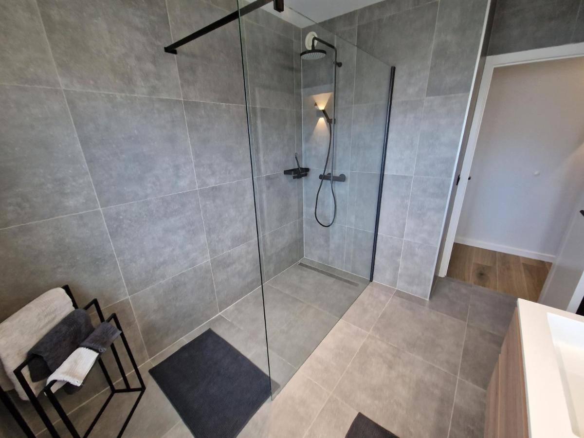 Luxueus, Ruim Appartement Op 350M Van Het Strand Oostende Buitenkant foto