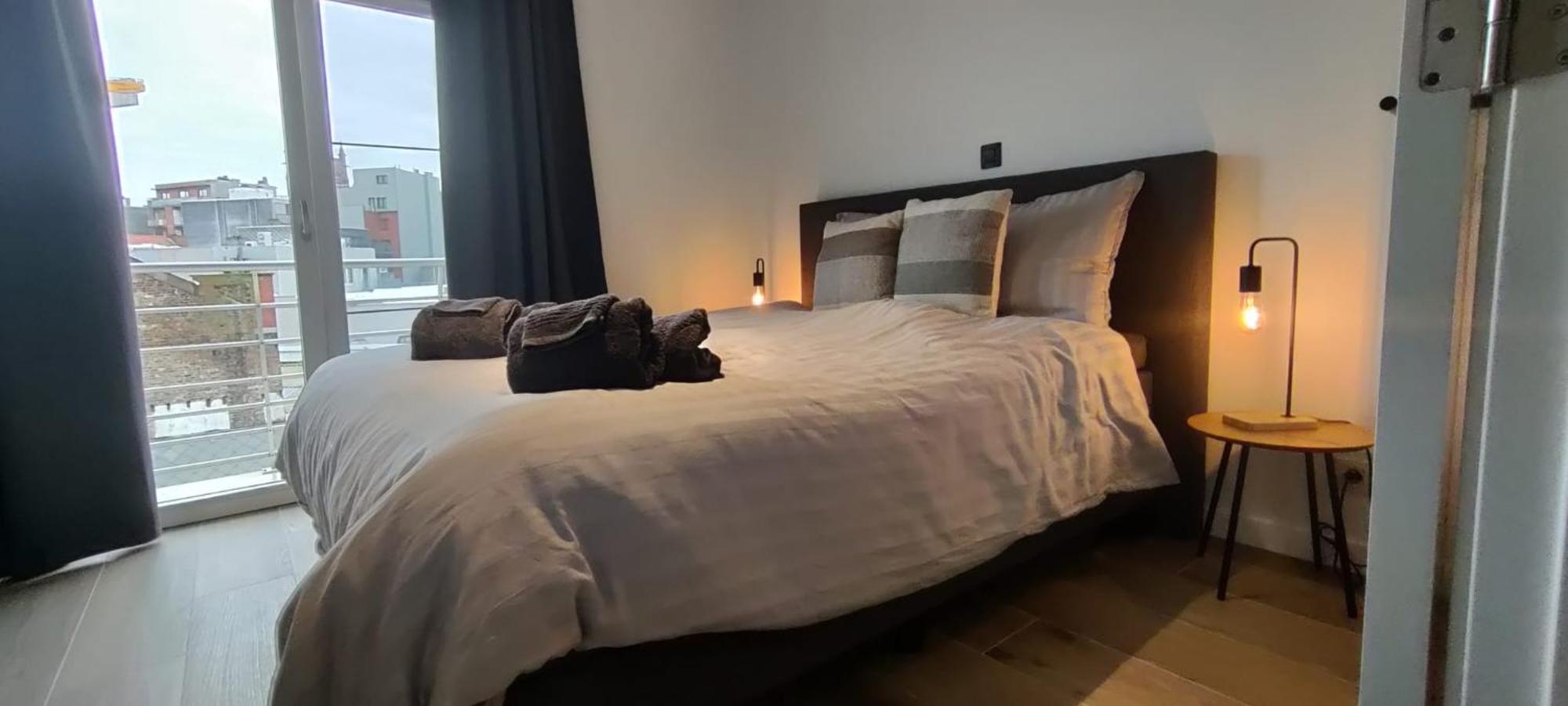 Luxueus, Ruim Appartement Op 350M Van Het Strand Oostende Buitenkant foto