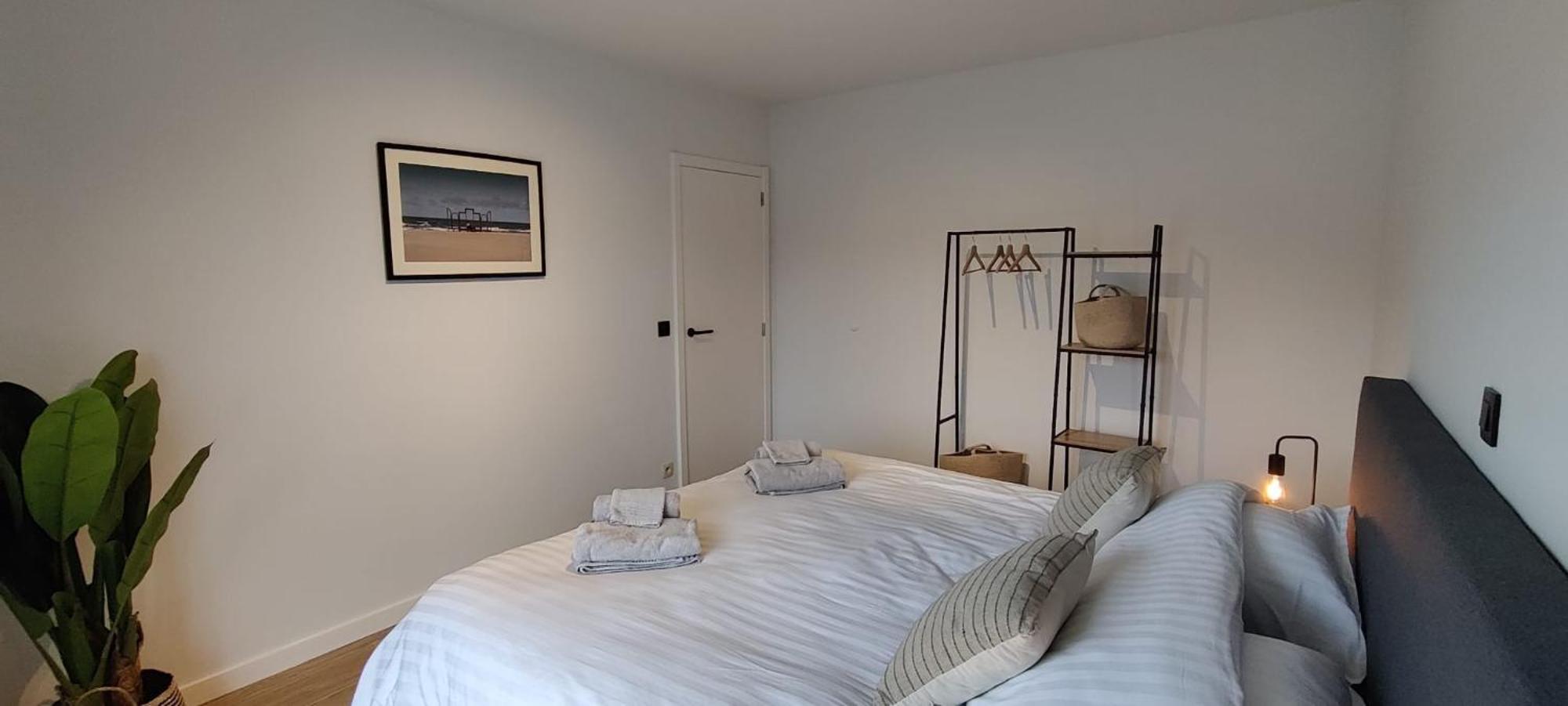 Luxueus, Ruim Appartement Op 350M Van Het Strand Oostende Buitenkant foto