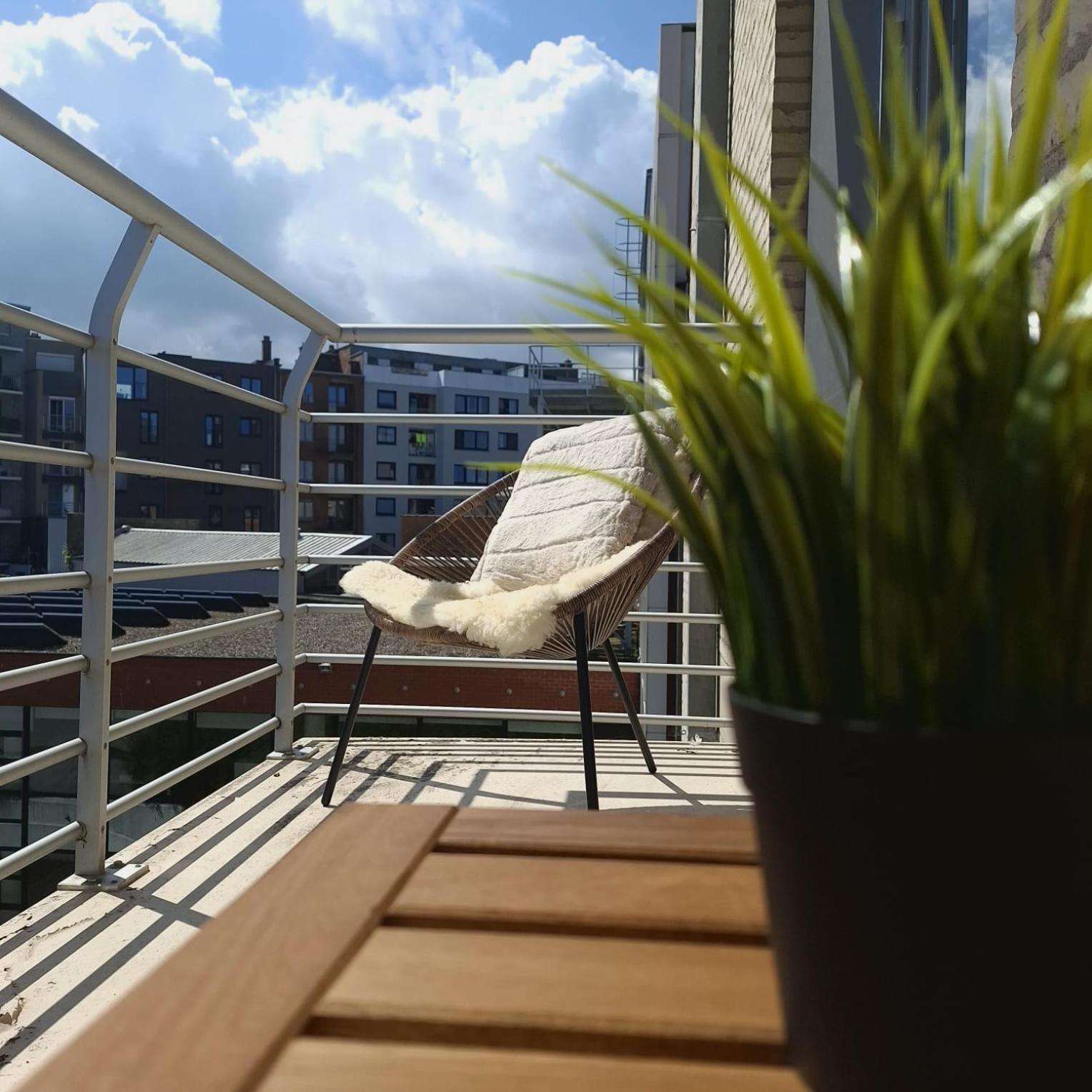 Luxueus, Ruim Appartement Op 350M Van Het Strand Oostende Buitenkant foto