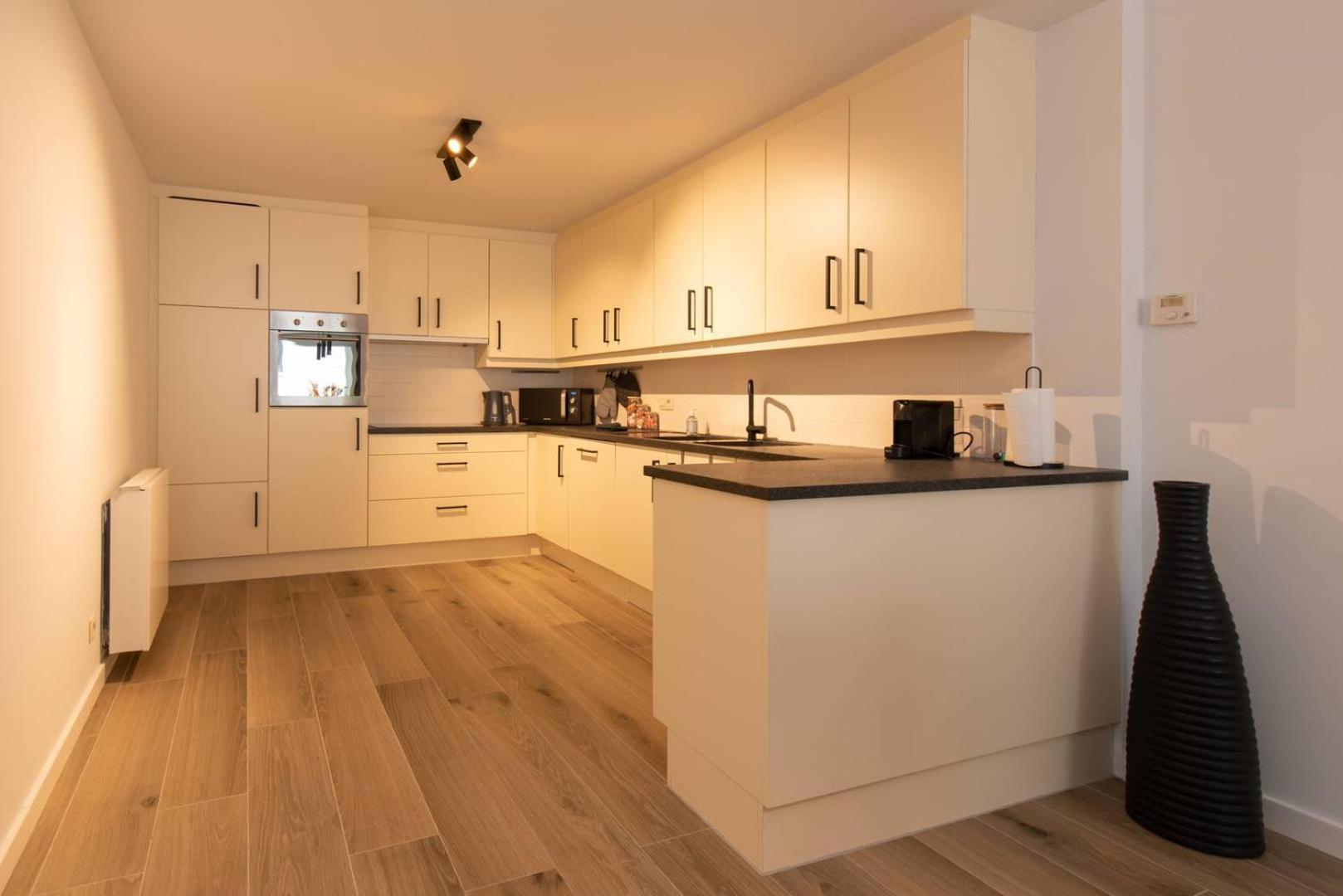 Luxueus, Ruim Appartement Op 350M Van Het Strand Oostende Buitenkant foto